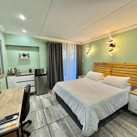 Echo Mountain Inn (Adults Only) Thabazimbi Exterior photo